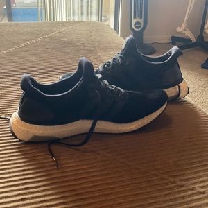 Women’s Ultraboost 18 size 9